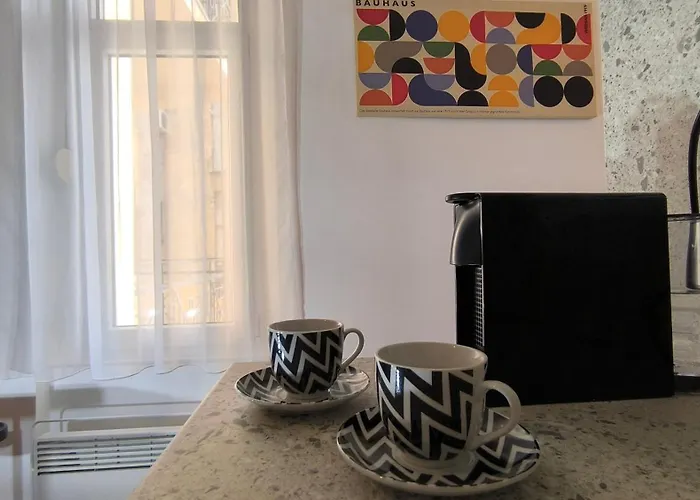 Center 1 Queen Bed Sofa Additional Living Area شقة بلغراد